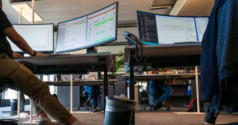 Economy: Global customs dispute weighs on Swiss labor market