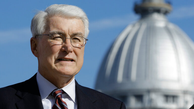 Jim Edgar, 79, Popular and Moderate Republican Governor of Illinois, Dies