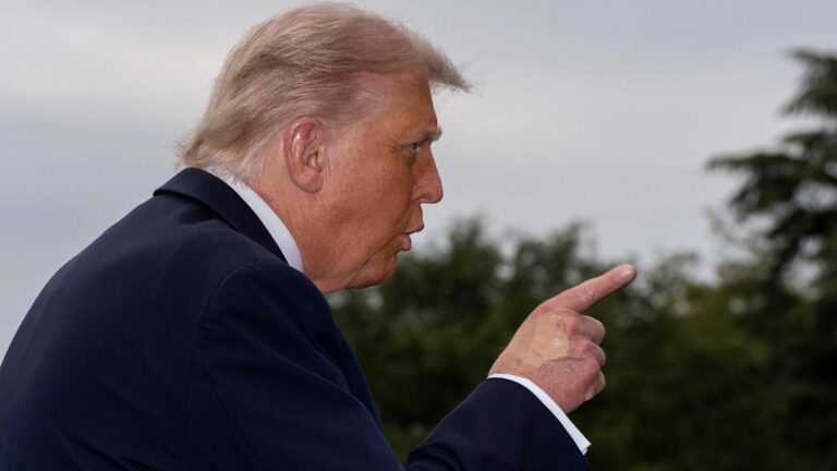 Trump's economic chaos has backed Fed into a box: Sen. Warren