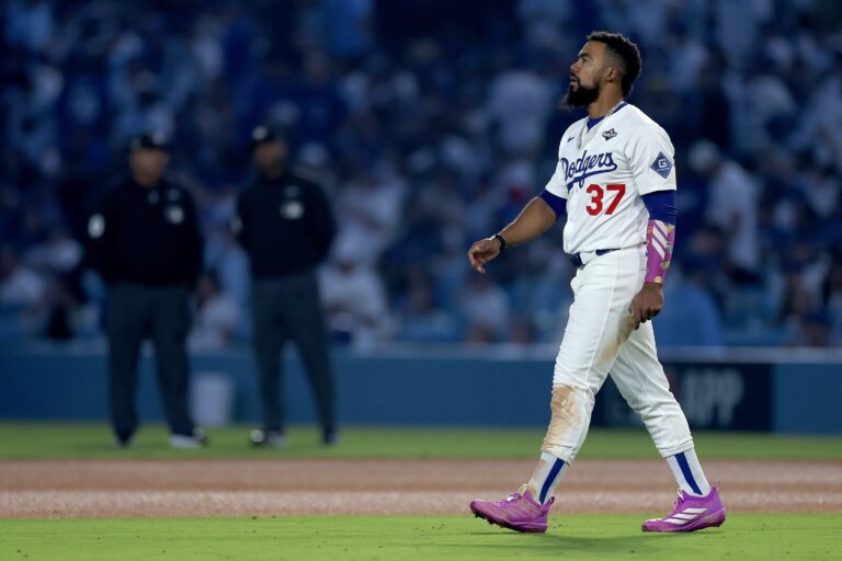 Every Dodgers Almost-Homer In Extra Innings, Ranked Defector home