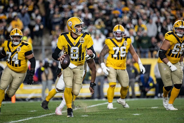 Those Steelers Uniforms Looked Like Shit Defector home